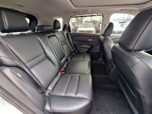 Certified 2021 Nissan Rogue SV w/ Premium Package FWD image 29