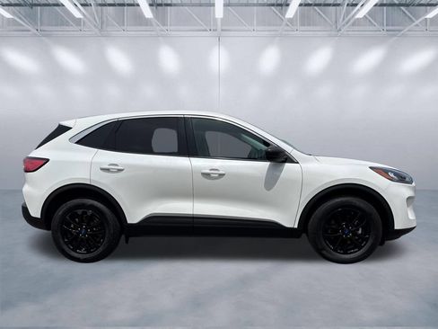Used 2022 Ford Escape SE w/ Convenience Package AWD/4WD image 3