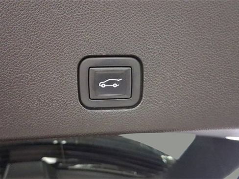 Used 2022 Cadillac XT6 Luxury image 24