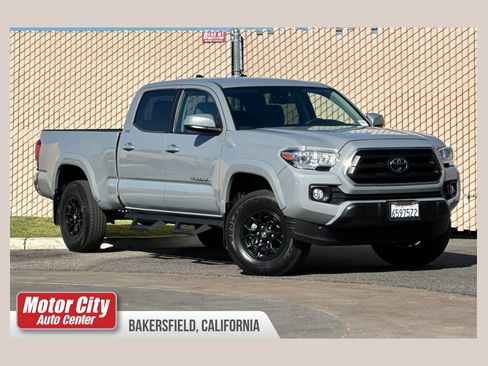 Used 2020 Toyota Tacoma SR5 RWD image 1