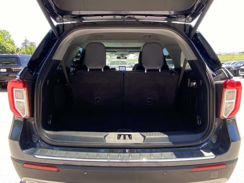 Used 2023 Ford Explorer Limited w/ Limited Technology Package RWD image 6