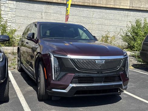 Used 2025 Cadillac Escalade IQ Luxury 2 w/ LPO, Premium Carpet Package AWD/4WD image 3