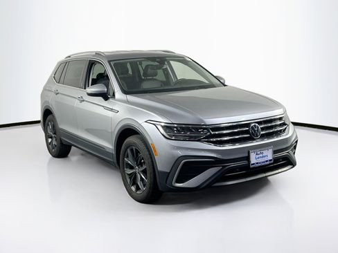 Used 2022 Volkswagen Tiguan SE image 3