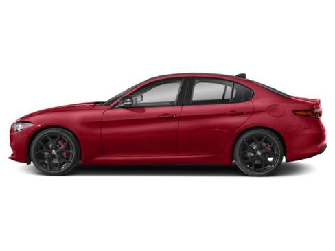 Used 2020 Alfa Romeo Giulia w/ Nero Edizione RWD image 5