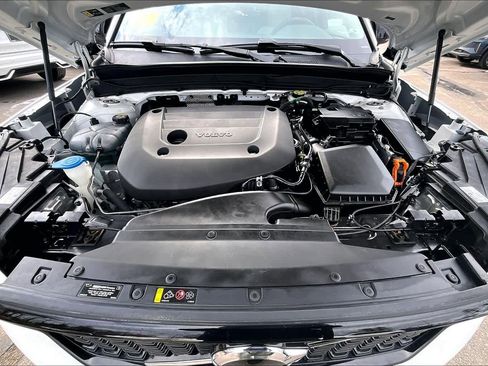 Used 2023 Volvo XC40 B5 Plus w/ Climate Package image 29