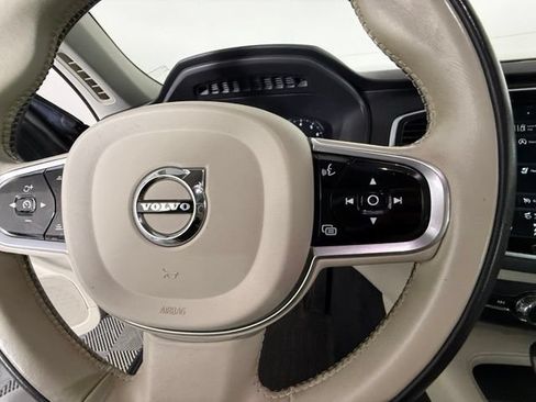 Used 2020 Volvo XC90 T6 Momentum w/ Protection Package Premier AWD/4WD image 18