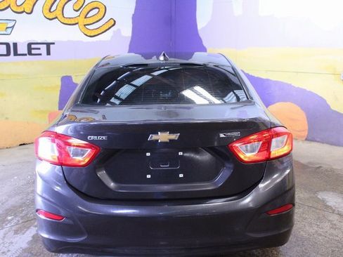 Used 2017 Chevrolet Cruze Premier image 7