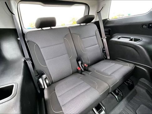 Used 2023 GMC Acadia SLE w/ Driver Convenience Package image 31