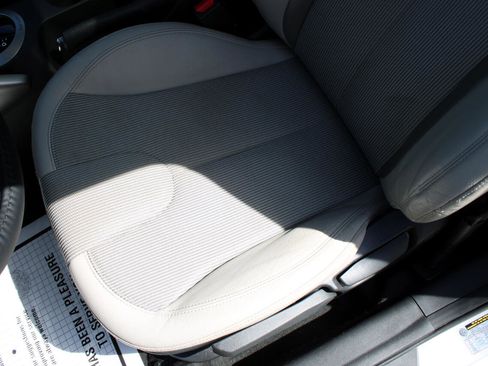 Used 2012 Hyundai Veloster w/ Style Pkg image 23