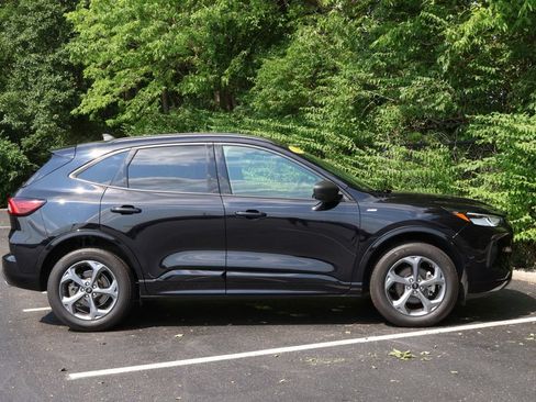 Used 2024 Ford Escape ST-Line w/ Tech Pack #1 AWD/4WD image 11