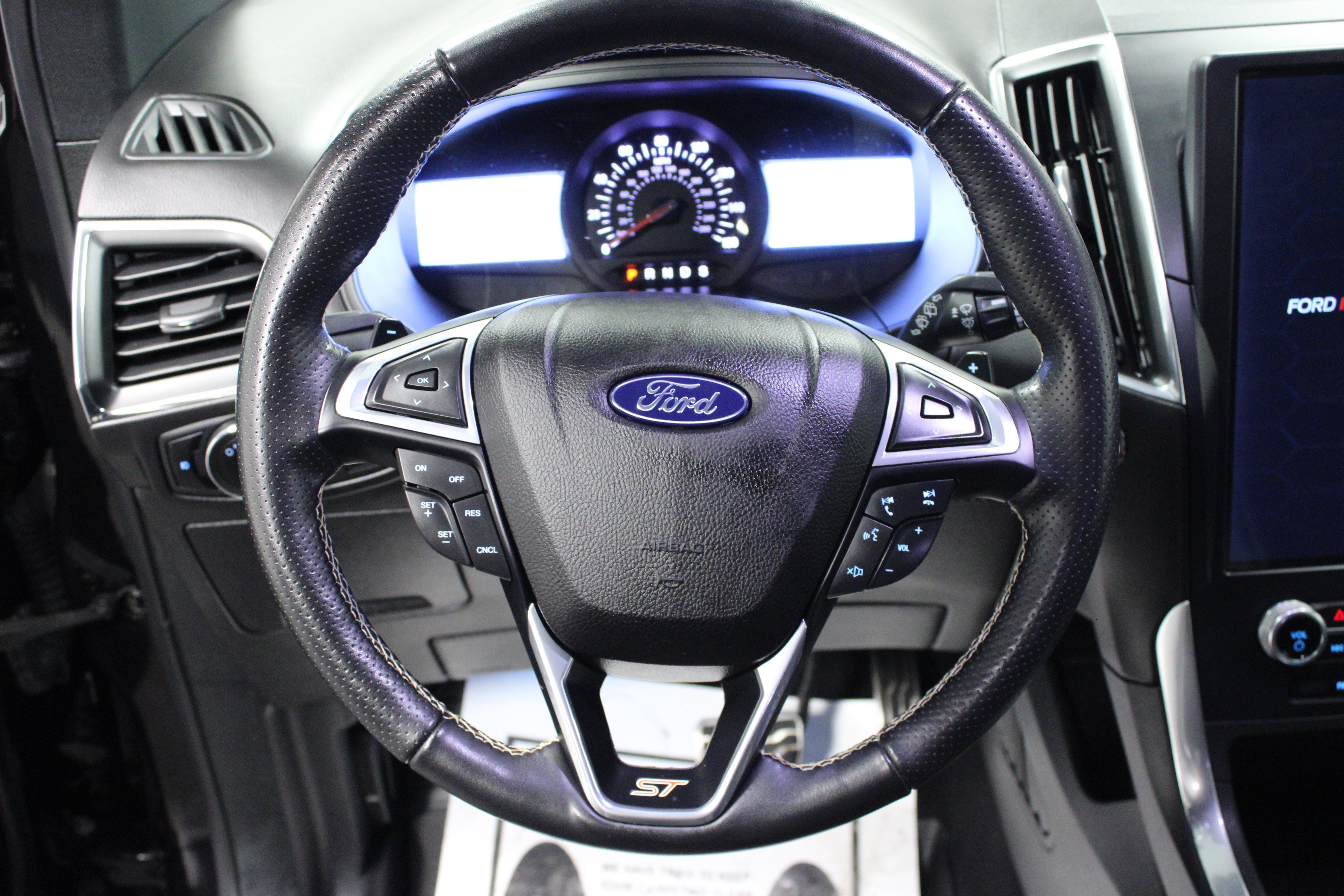 Used 2023 Ford Edge ST AWD/4WD image 17