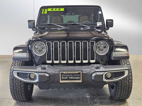 Used 2018 Jeep Wrangler Unlimited Sahara AWD/4WD image 8