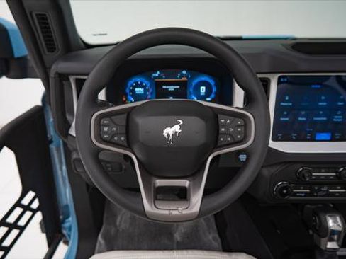 Used 2025 Ford Bronco 4-Door image 38