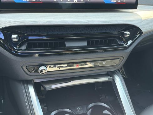 Used 2025 BMW i4 eDrive40 w/ M Sport Package RWD image 21