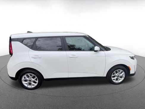 Used 2025 Kia Soul LX w/ LX Technology Package image 16