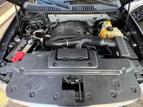 Used 2016 Ford Expedition Platinum RWD image 12