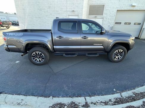 Used 2023 Toyota Tacoma TRD Sport image 12