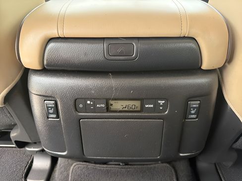 Used 2021 Nissan Armada Platinum RWD image 29