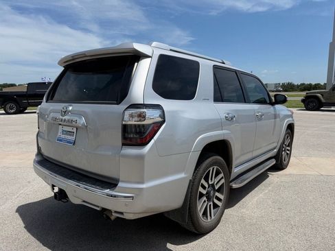 Used 2022 Toyota 4Runner Limited AWD/4WD image 5
