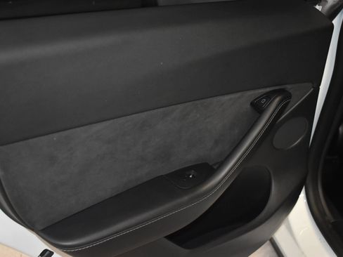Used 2021 Tesla Model Y Long Range AWD/4WD image 10
