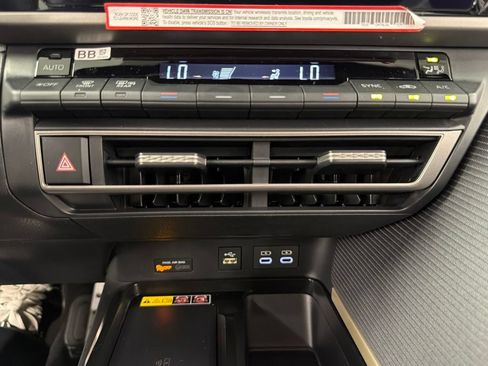 Used 2026 Toyota Camry SE w/ Convenience Package FWD image 35