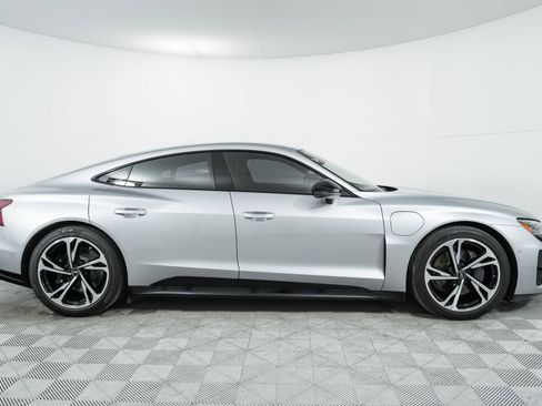 Used 2022 Audi e-tron GT Prestige image 8