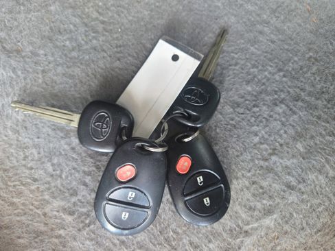 Used 2011 Toyota Tacoma PreRunner w/ SR5 Pkg #2 image 23