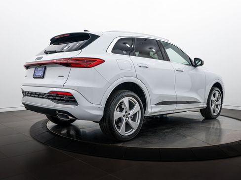 Used 2025 Audi Q5 Premium Plus AWD/4WD image 4