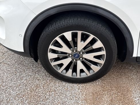 Used 2020 Ford Escape Titanium AWD/4WD image 9