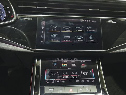 Used 2020 Audi Q8 Premium Plus AWD/4WD image 21