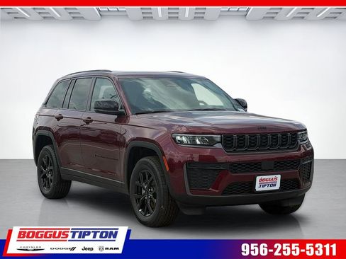 New 2026 Jeep Grand Cherokee Altitude AWD/4WD image 1
