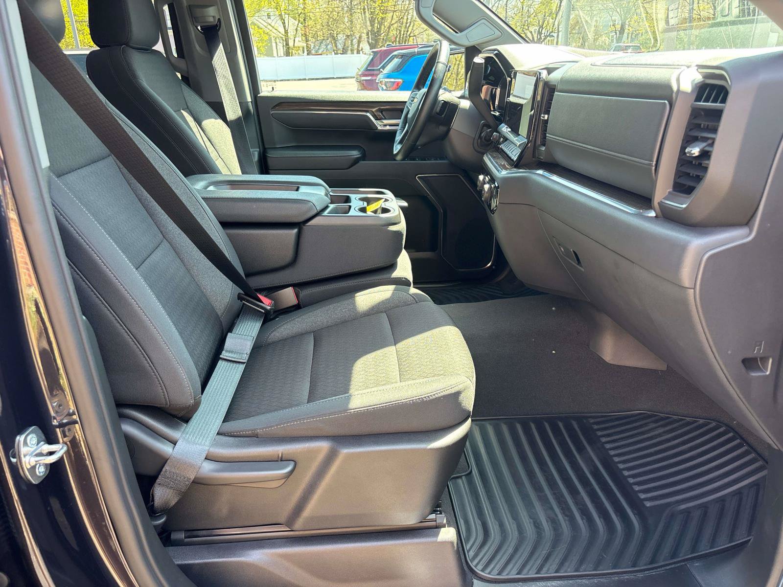 Used 2024 Chevrolet Silverado 1500 LT AWD/4WD image 11