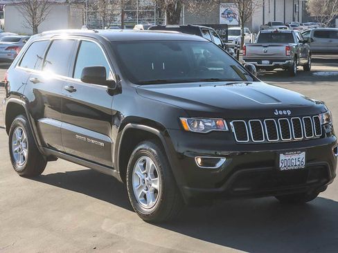 Used 2017 Jeep Grand Cherokee Laredo image 5