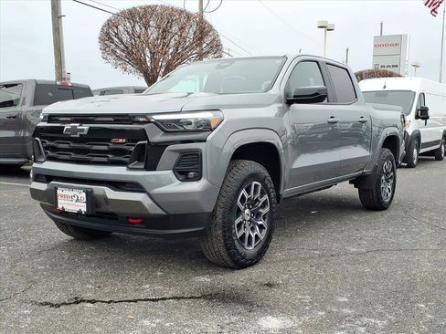 Used 2024 Chevrolet Colorado Z71 w/ Z71 Convenience Package 2 image 3
