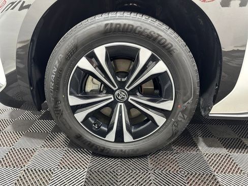 Used 2024 Toyota bZ4X XLE w/ Weather Package image 27