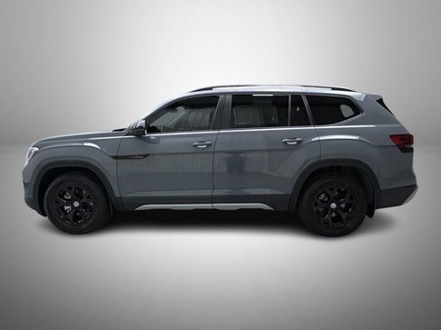 Used 2025 Volkswagen Atlas Peak Edition SE AWD/4WD image 8