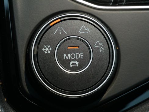 Used 2024 Volkswagen Taos S AWD/4WD image 32