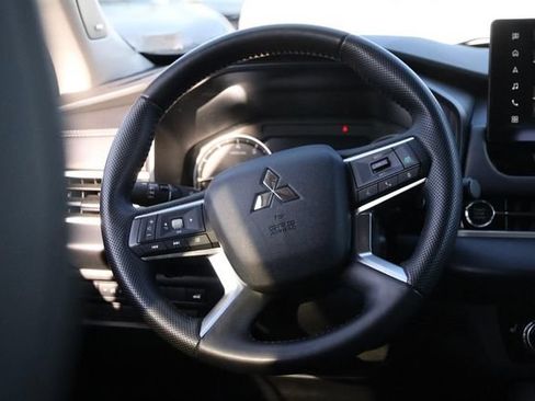 Used 2025 Mitsubishi Outlander SEL AWD/4WD image 28