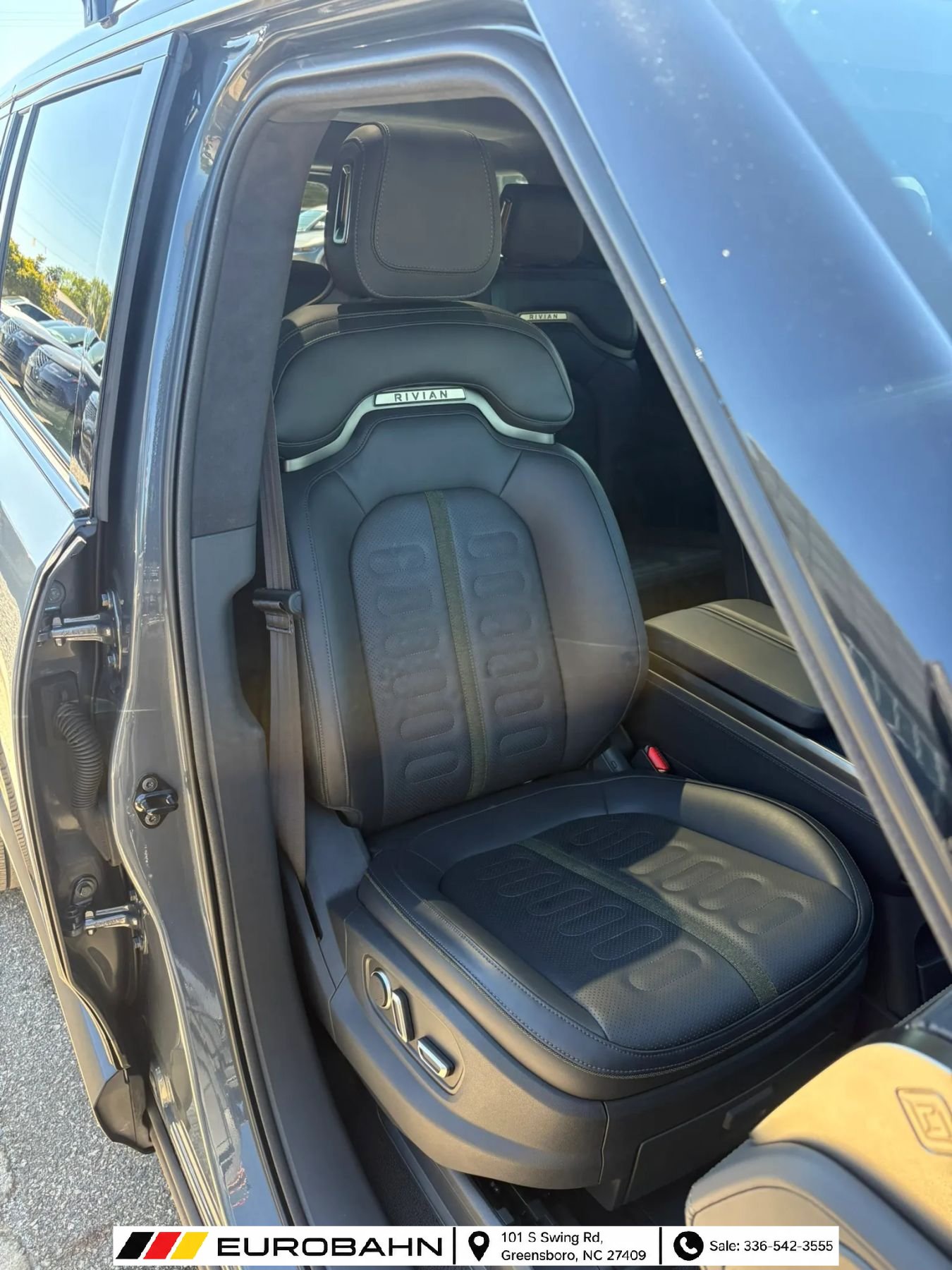 Used 2025 Rivian R1S Adventure Dual AWD/4WD image 15