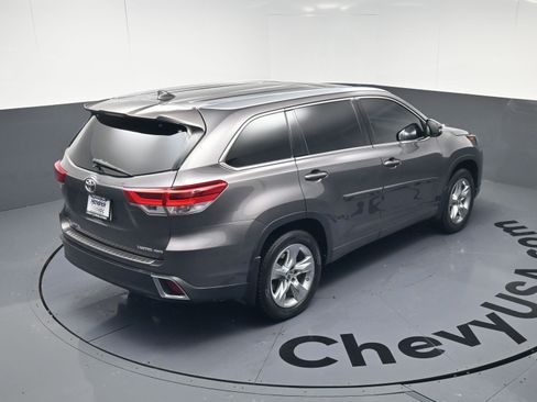 Used 2019 Toyota Highlander Limited image 34