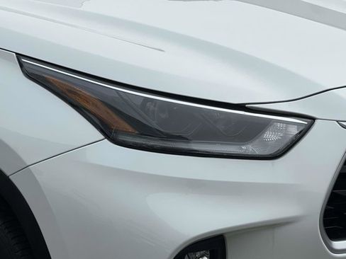 Used 2021 Toyota Highlander XLE image 7