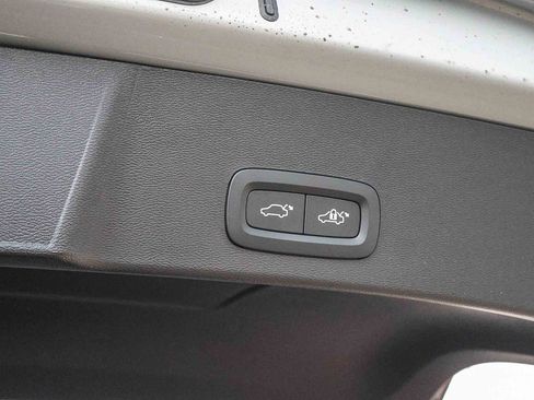 New 2025 Volvo XC40 B5 Plus w/ Protection Package Premier image 29