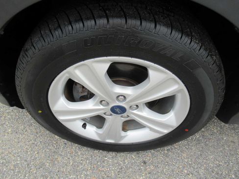 Used 2016 Ford Escape SE w/ Equipment Group 201A FWD image 12