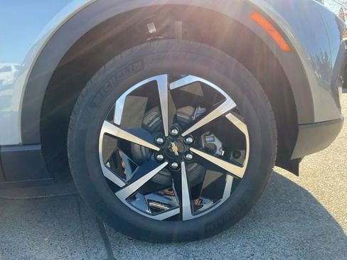 New 2026 Chevrolet Equinox EV LT image 23