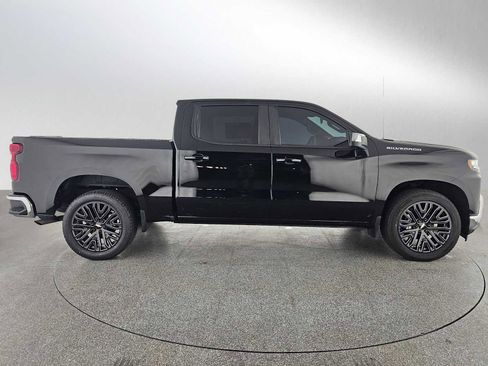 Used 2022 Chevrolet Silverado 1500 LT image 2