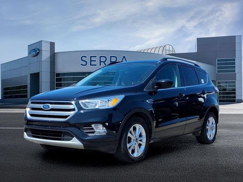 Used 2018 Ford Escape SE FWD image 1