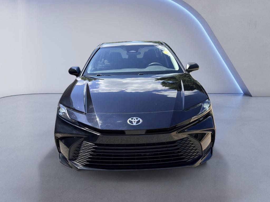 Used 2025 Toyota Camry LE FWD image 8