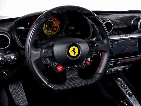 Used 2020 Ferrari Portofino image 32