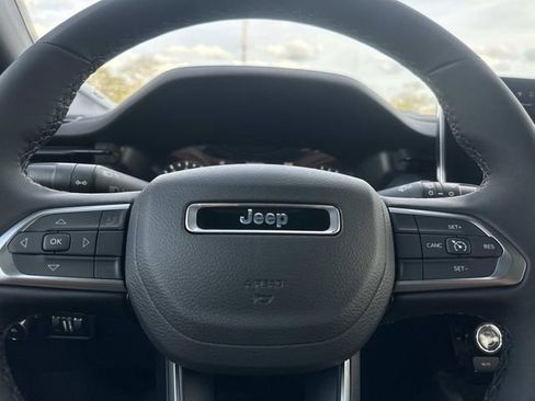 New 2026 Jeep Compass Latitude image 35