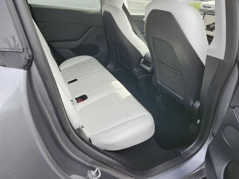 Used 2024 Tesla Model Y Long Range image 20